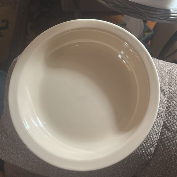 Le Creuset Blue Stoneware Round Baking‎ Dish - Picture 2 of 3